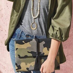 Camo & Floral Bellamy Stella & Dot Clutch Pouch Travel Envelope Bag 12”x8.5”